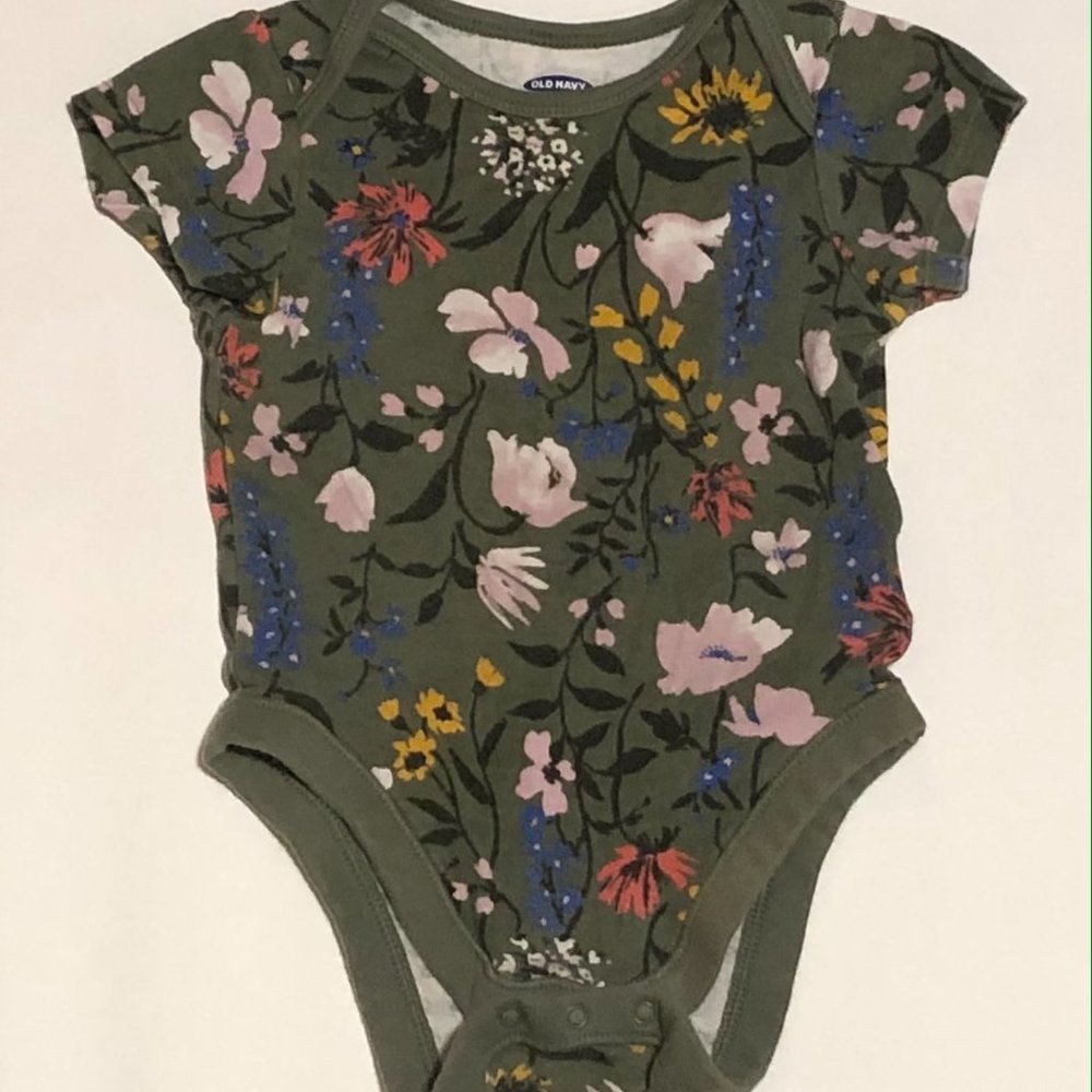 Old Navy, Oliver & Rain 6-12 month onesies - Picture 6 of 7